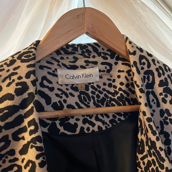 Calvin Klein animal print ruffled blazer - Picture 2 of 6